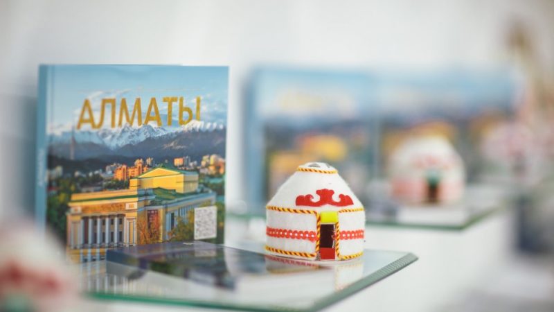 Раскройте тайны Алматы: Захватывающие сувениры, которые олицетворяют дух города