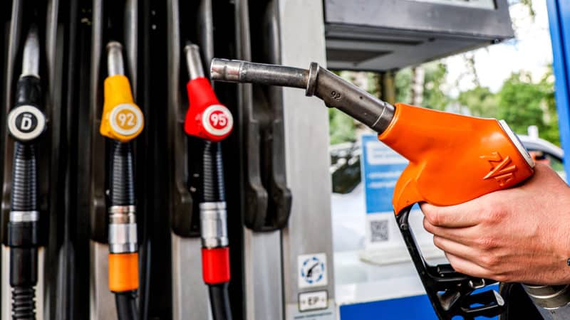 Дизельное топливо и бензин: сравнение, преимущества и недостатки