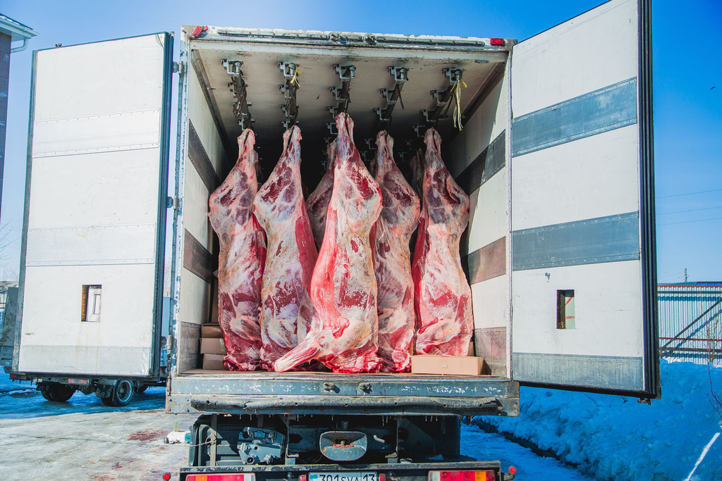 Основы перевозки мяса в рефрижераторе: ключевые моменты и рекомендации