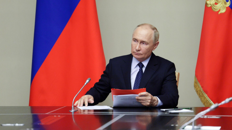 Путин дал распоряжение по обеспечению весенних полевых работ