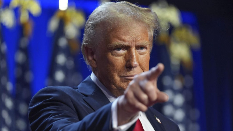 Трамп уже фактически управляет США, сообщили NBC News