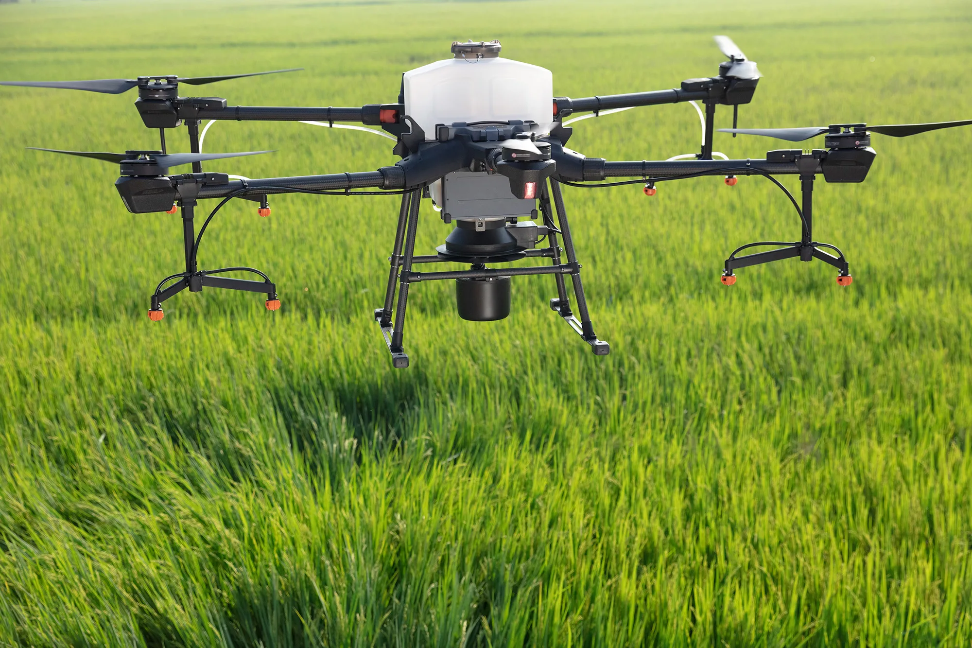 Сельскохозяйственный агродрон DJI Agras T30: Революция в агрономии